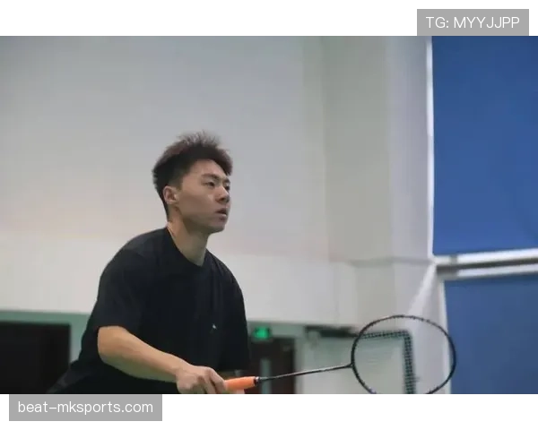 李茵晖网前技术展绝技 羽球赛场再显锋芒