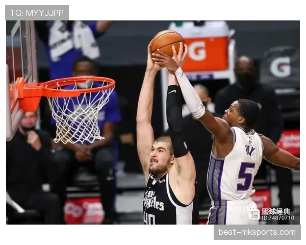 赖斯表现抢眼，关键时刻领衔助队夺得宝贵胜利