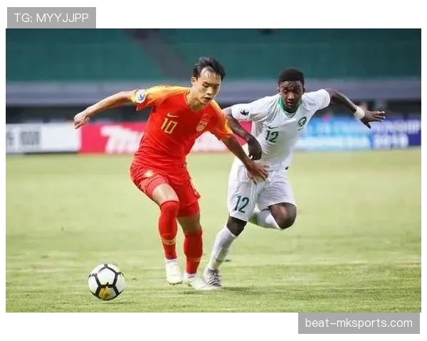 西甲劲旅完成前锋新援签约，进攻火力升级引发球迷热议