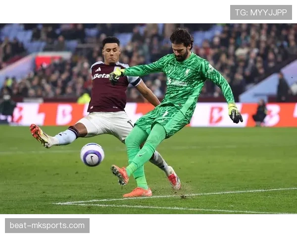 门将持球规则全解析:允许范围与常见误判边界 门将持球规则全解析:允许范围与常见误判边界