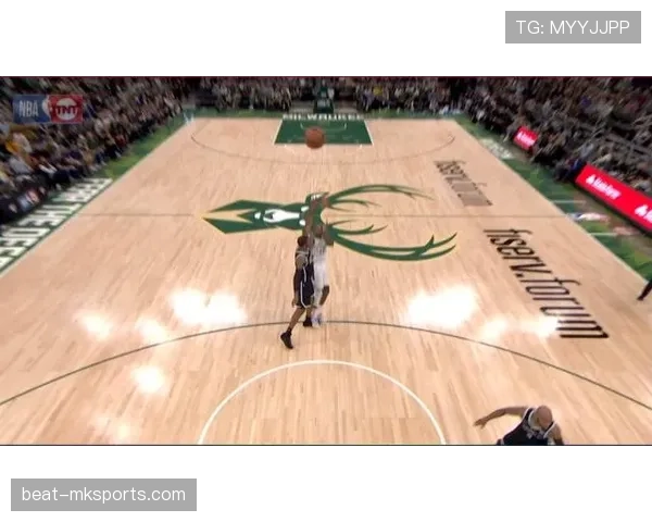 霍勒迪挡拆制造错位提升关键时刻得分效率